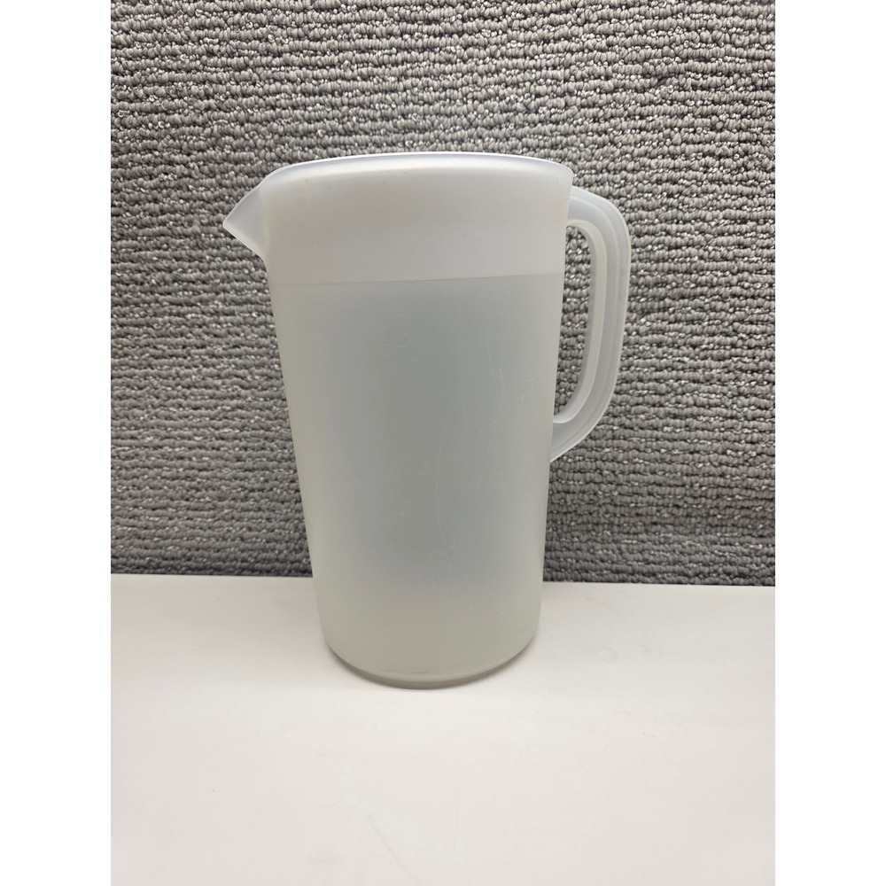 Rubbermaid 1 Gallon Plastic Pitcher with 3-Way Lid Frosted White 1621 3.785L